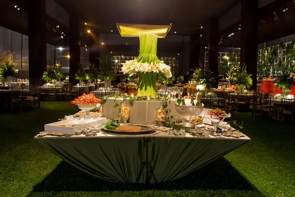 Matrimonio en tonos rojos y verdes - Imagen