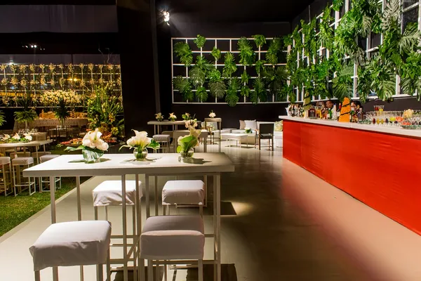 Matrimonio en tonos rojos y verdes - Imagen