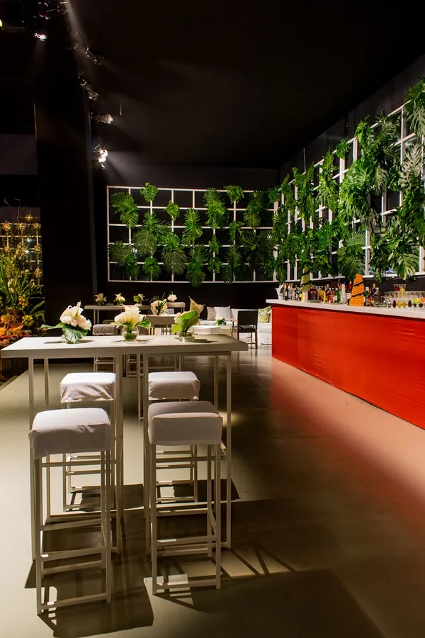 Matrimonio en tonos rojos y verdes - Imagen
