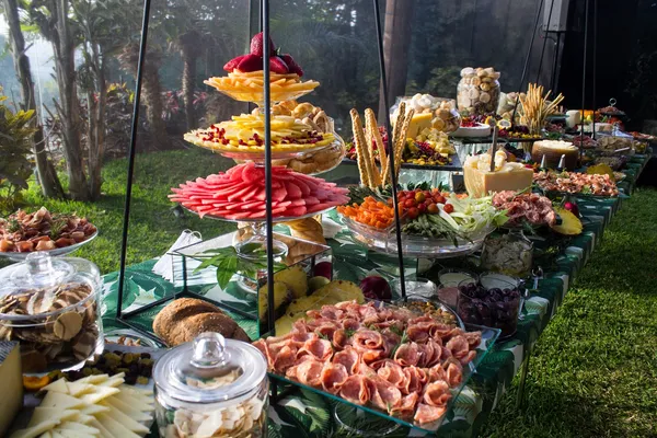 Matrimonio en Casuarinas en tonos verdes - Imagen